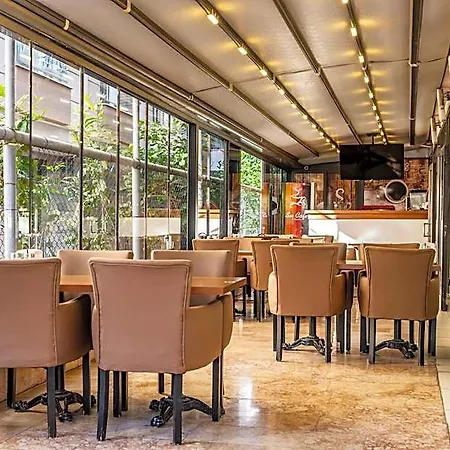 Berrak Su Hotel
