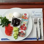 Berrak Su Hotel